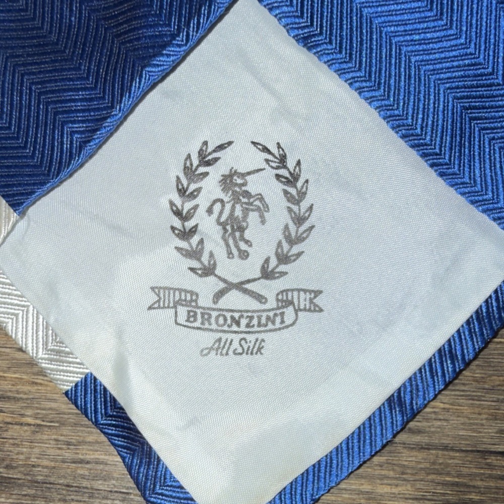 Vintage Bronzini Silk Men's Tie: Striped Blue White Classic Woven One Size - Picture 5 of 5